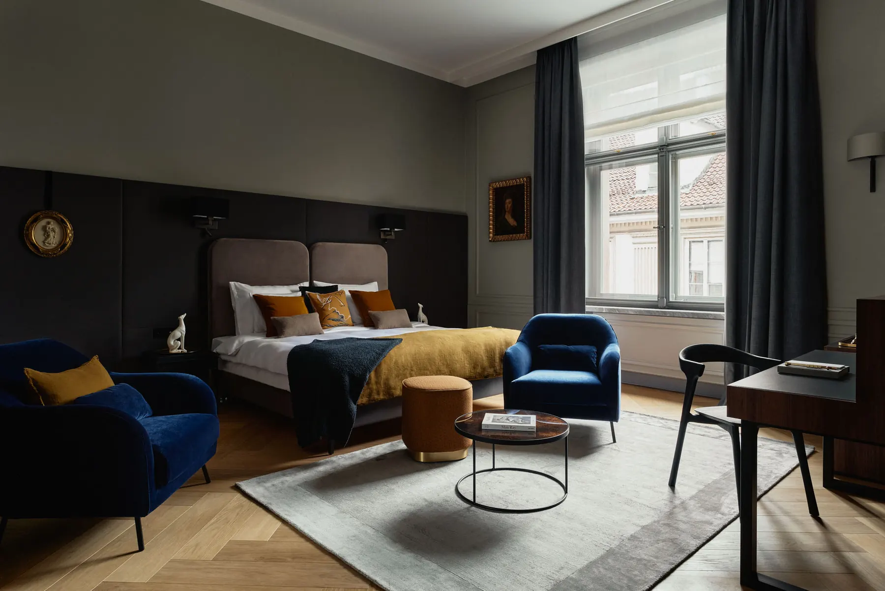 Dębowa podłoga w pokoju hotelowym H15 Luxury Palace, zdjęcie 16